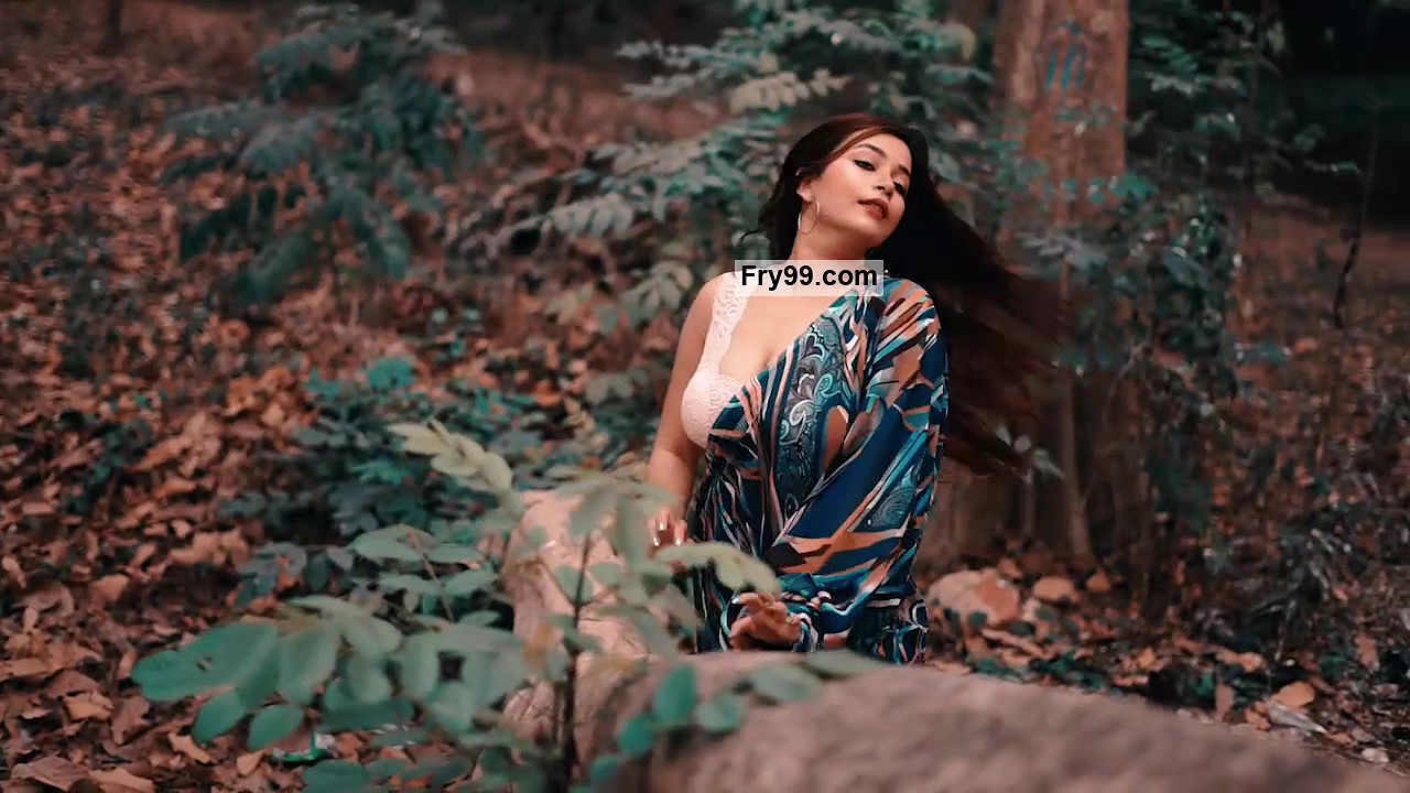 Big boobs model Rimpi sexy photoshoot