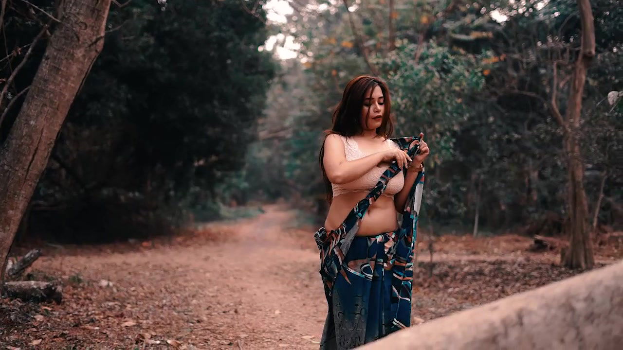 Big boobs model Rimpi sexy photoshoot