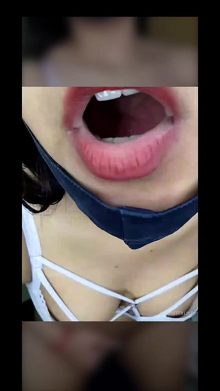 sexy babe lking nude show ass