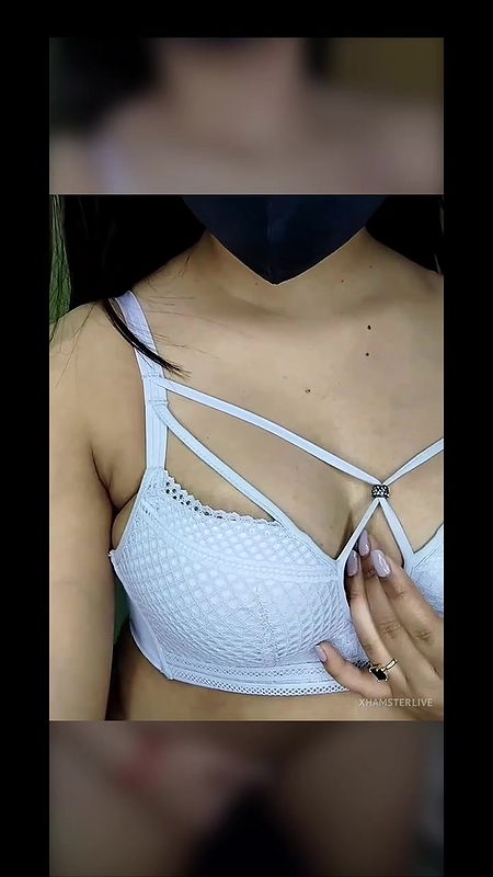 sexy babe lking nude show ass