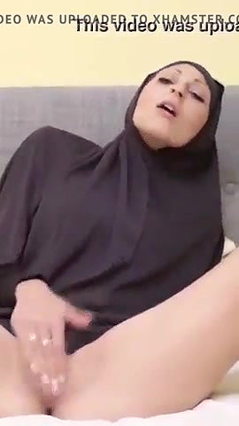 arab masturbating in cam