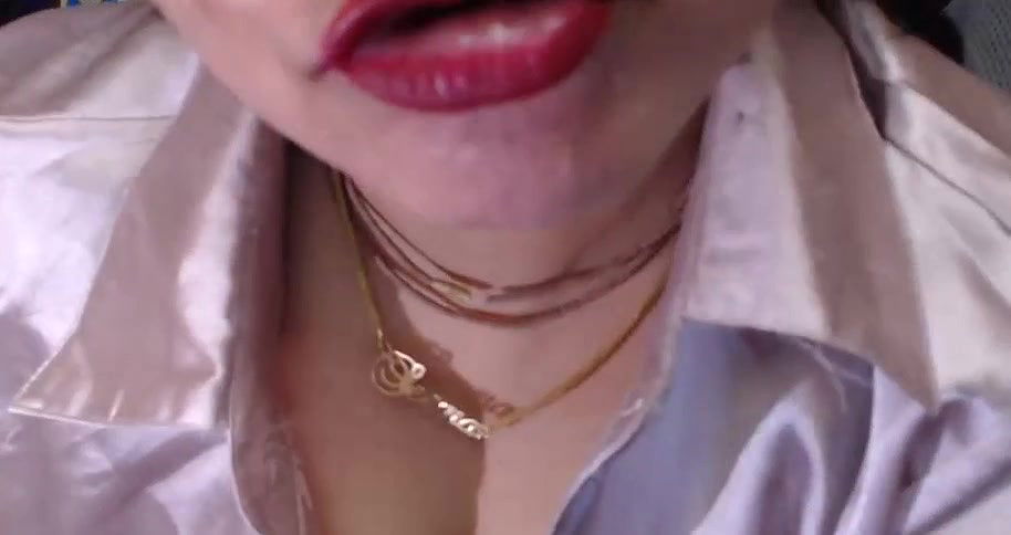 chahat stripchat name SEEMA NECK GOLD CHAIN