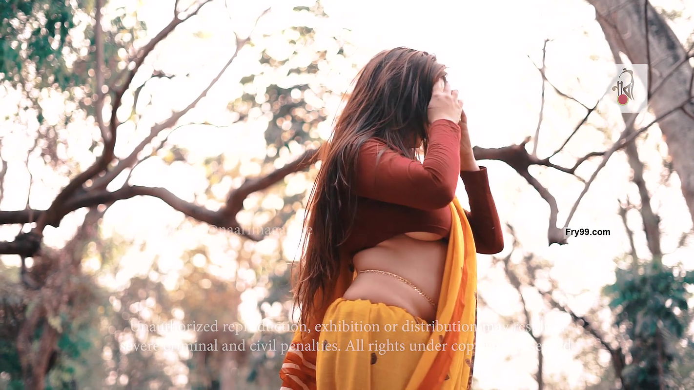 Big boobs model Rimpi sexy photoshoot