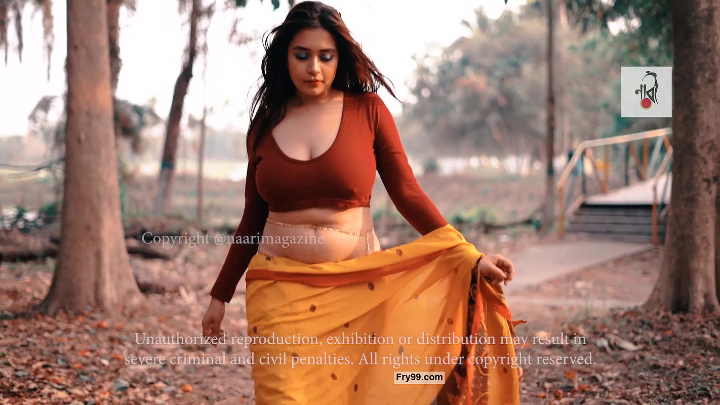 Big boobs model Rimpi sexy photoshoot