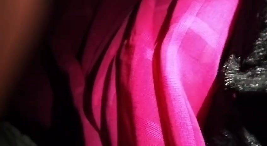 desi aunty showing her clevas