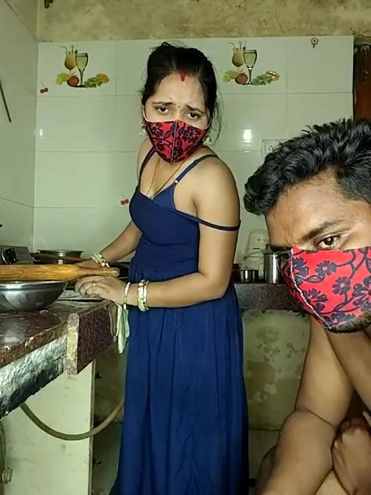 DesiRiya Pussy Show in Kitchen whiled doing Kitchen work