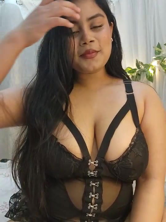 itsamesha Instagram Influencer Dildo Sucking on Live