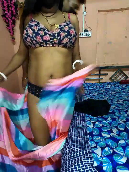 LuckyPriya Blowjob to Partner and Saree Removing