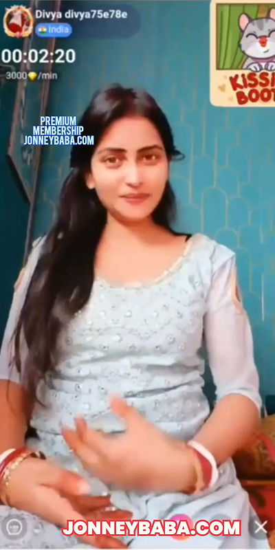 Swxy divya chamet with playing ass holl and boobs