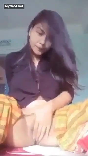 Desi sexy girl fing her pussy