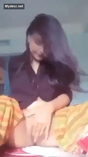 Desi sexy girl fing her pussy