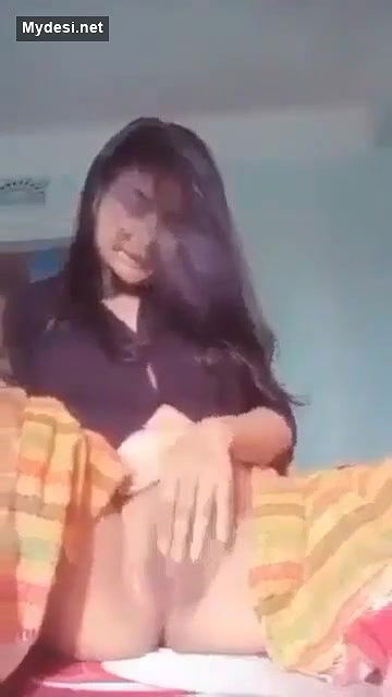 Desi sexy girl fing her pussy