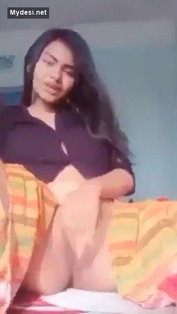 Desi sexy girl fing her pussy