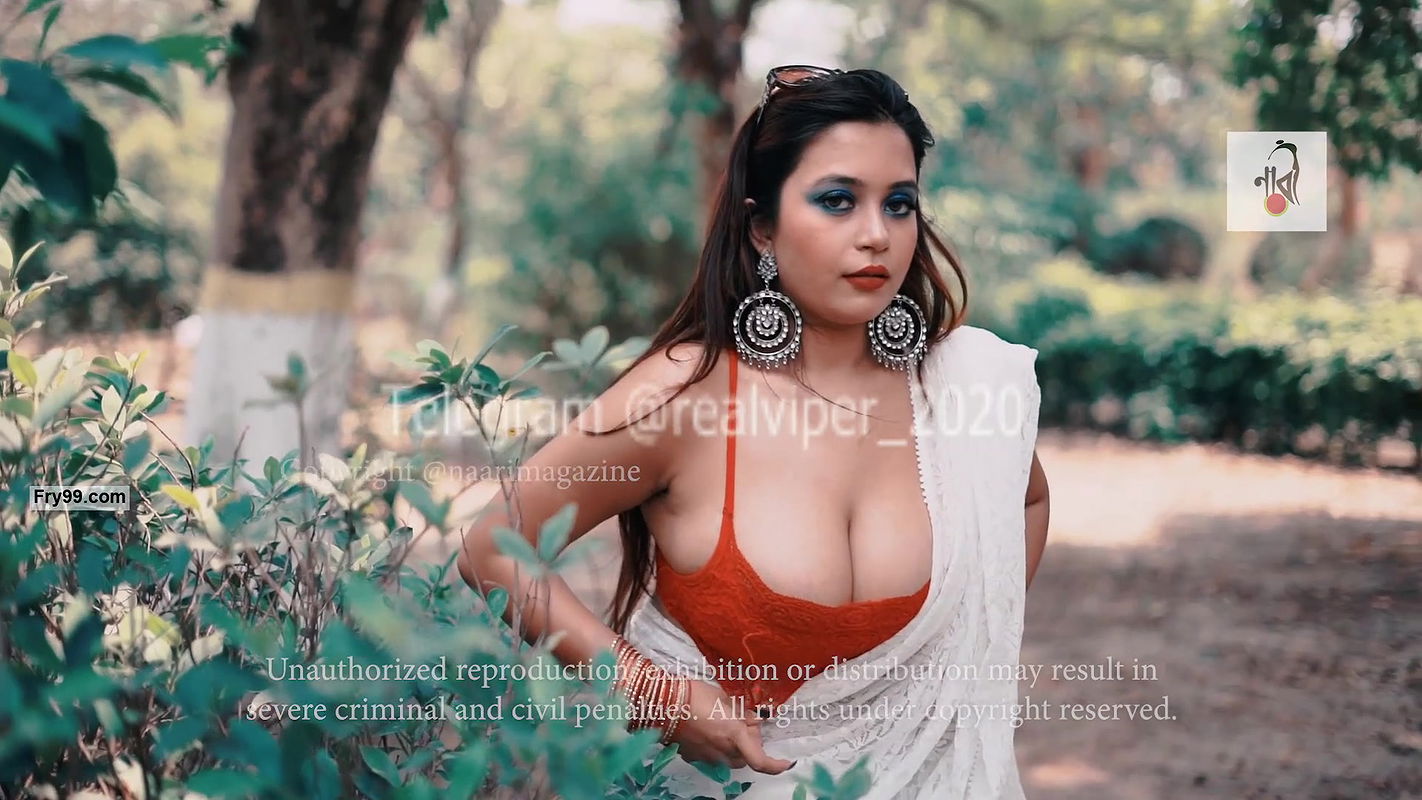 Big boobs model Rimpi sexy photoshoot