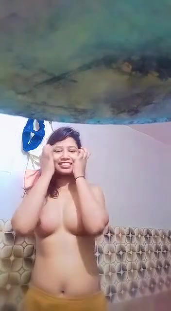 Desi girl showing video call
