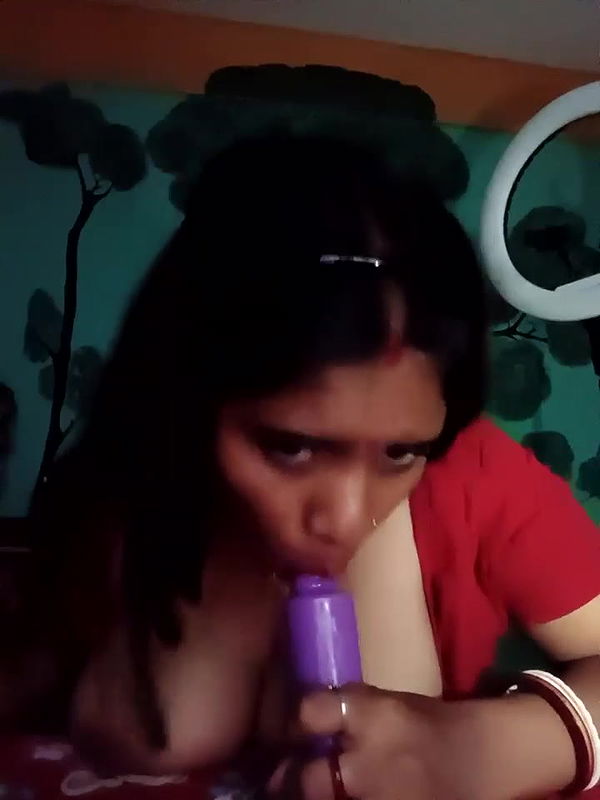 Desi Beautiful Girl boob show and Pussy Fingering and Cumming