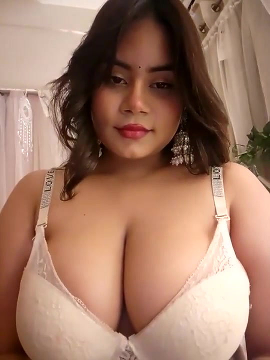 itsamesha Bra Removing and Spit on Boobs Ass Show