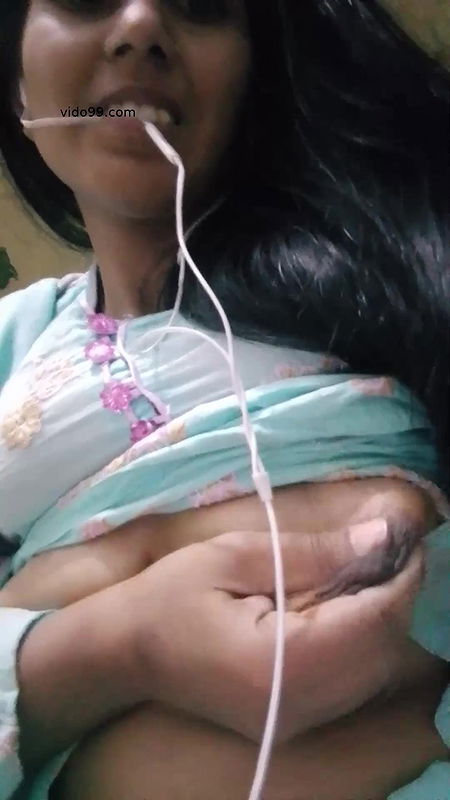 Paki bhabhi show in video call