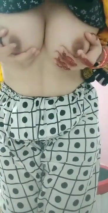 Beautiful Paki Girl UpdatesFrozen