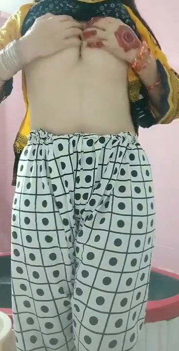 Beautiful Paki Girl UpdatesFrozen