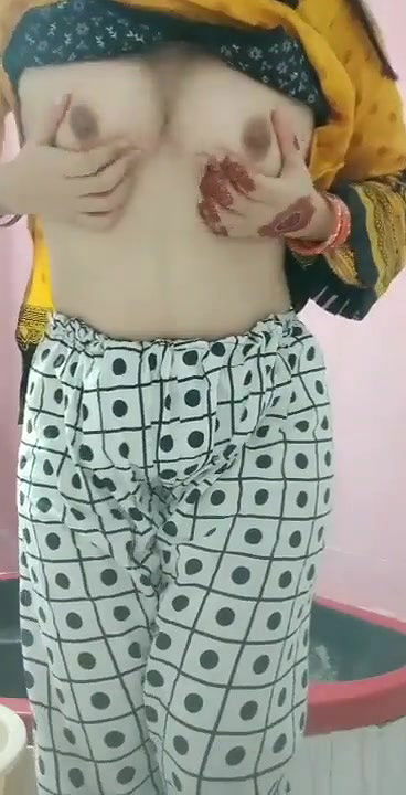 Beautiful Paki Girl UpdatesFrozen