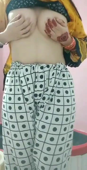 Beautiful Paki Girl UpdatesFrozen