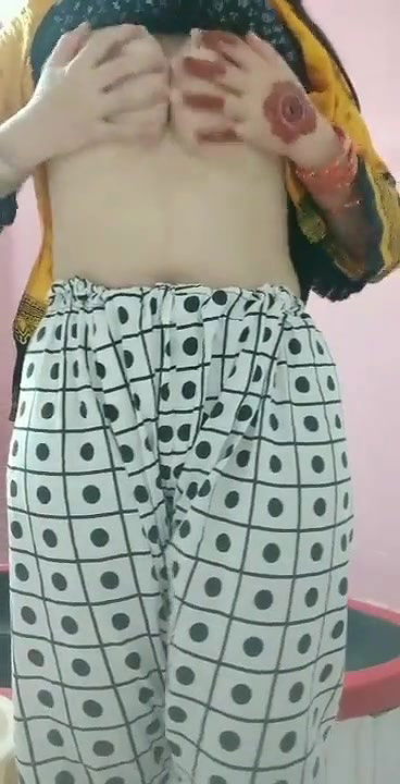 Beautiful Paki Girl UpdatesFrozen