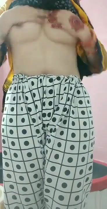 Beautiful Paki Girl UpdatesFrozen