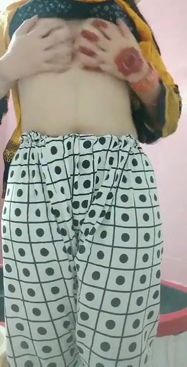 Beautiful Paki Girl UpdatesFrozen