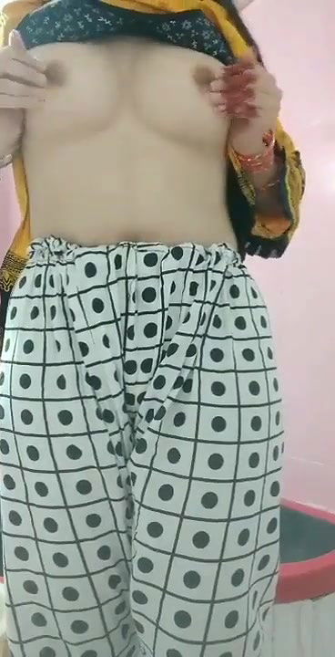 Beautiful Paki Girl UpdatesFrozen