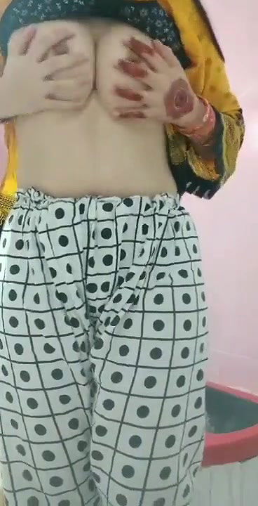 Beautiful Paki Girl UpdatesFrozen