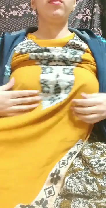 Beautiful Paki Girl UpdatesFrozen