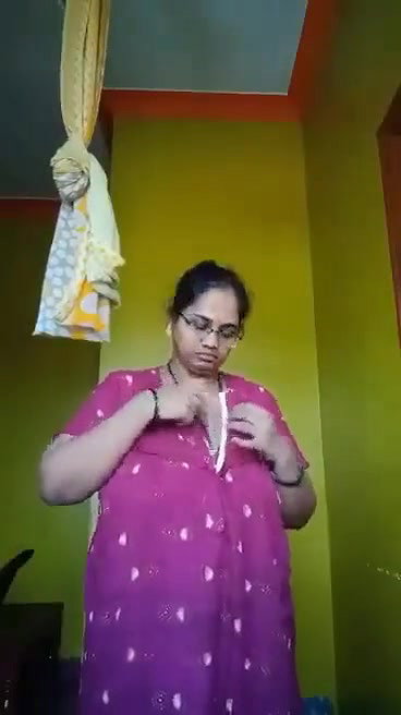 Sexy Bhabhi Shows Her Big Boobs and Pussy