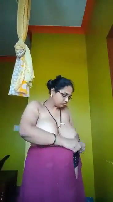 Sexy Bhabhi Shows Her Big Boobs and Pussy