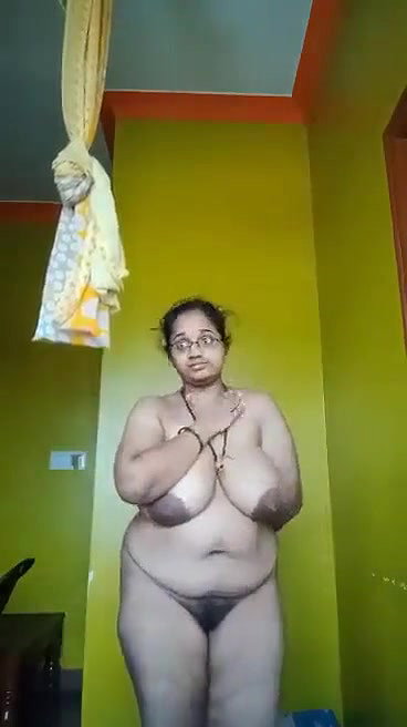 Sexy Bhabhi Shows Her Big Boobs and Pussy