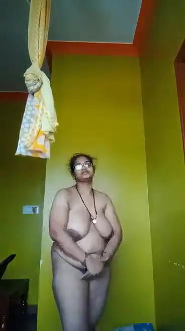 Sexy Bhabhi Shows Her Big Boobs and Pussy