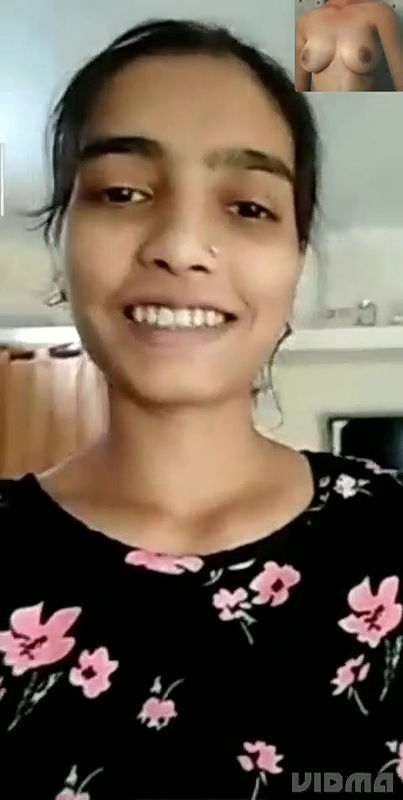 Cute Desi girl Shows her Boobs and Pussy