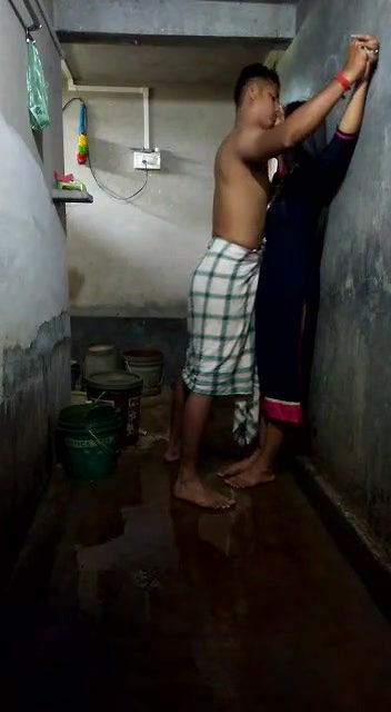 Indian cute girl fucking passionate sex with her boyfriend in fields