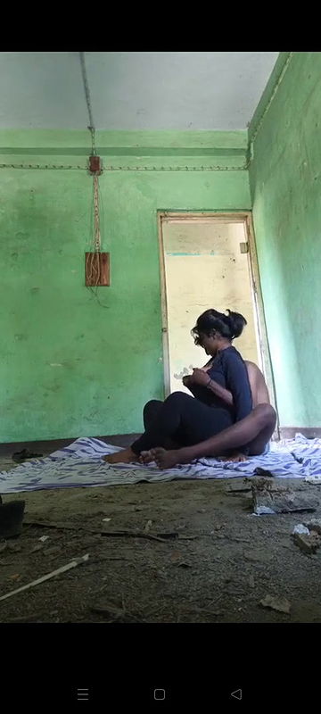 Indian cute girl fucking passionate sex with her boyfriend in fields