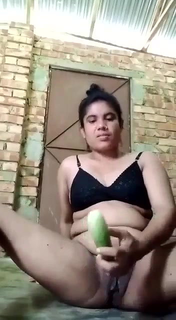 Unsatisfied Village Bhabhi Self Masturbating