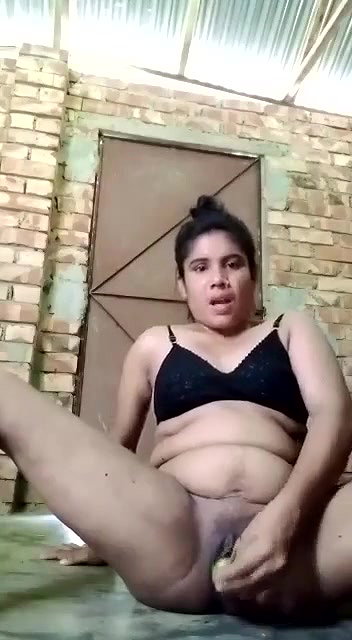 Unsatisfied Village Bhabhi Self Masturbating