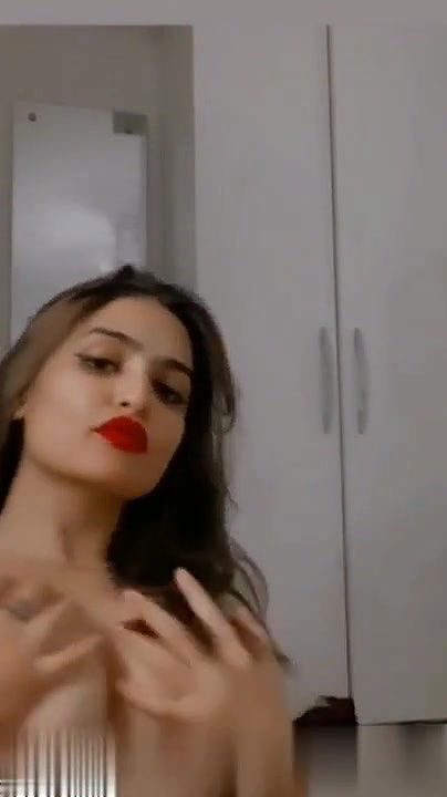 Hot indian girl showing her Bobs and pressing like Milk coming