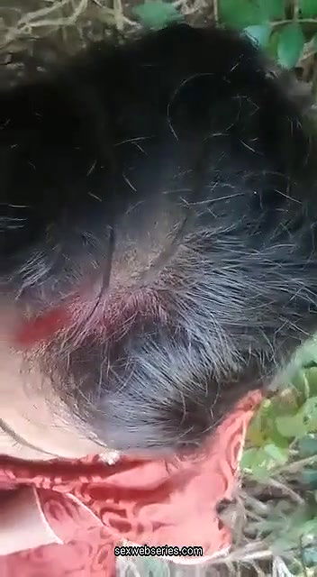 desi village boudi sucking cock outdoors