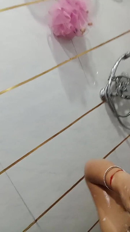 Caught bahu bathroom