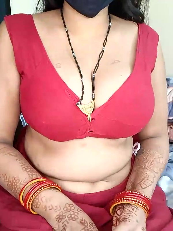 Desi MILF Kaakuk Shweta Ass Show and Pussy Fingering