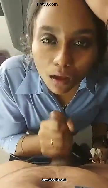 Shopping mall girl sucking manager dick