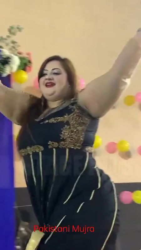 Pakistani Hot Mujra