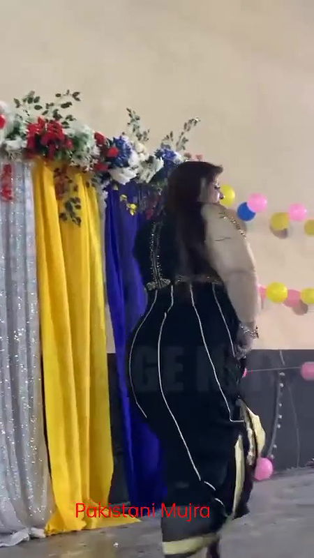 Pakistani Hot Mujra