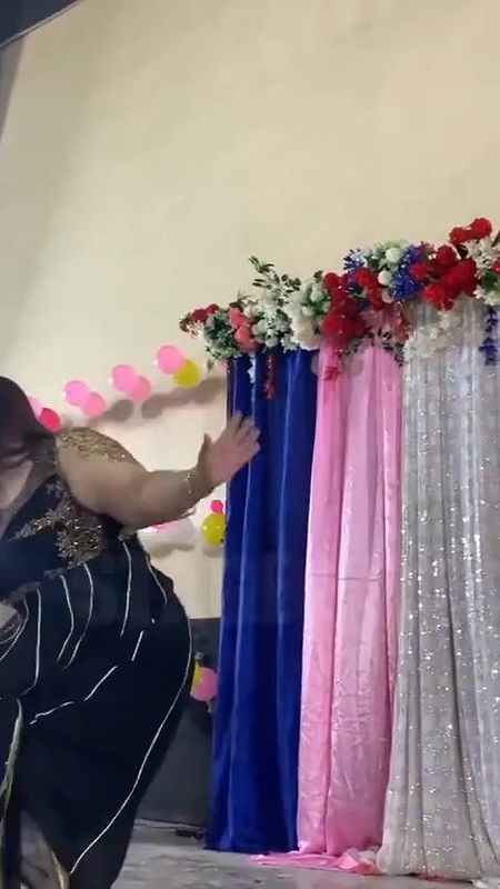 Pakistani Hot Mujra