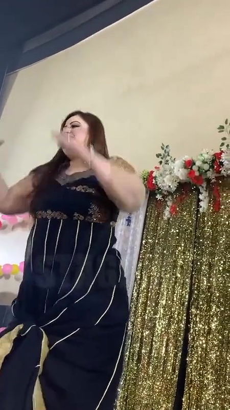Pakistani Hot Mujra